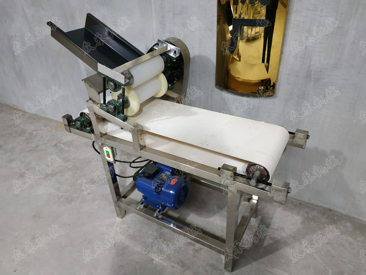 寶雞岐山仿手工搟面皮揉面機(jī)
