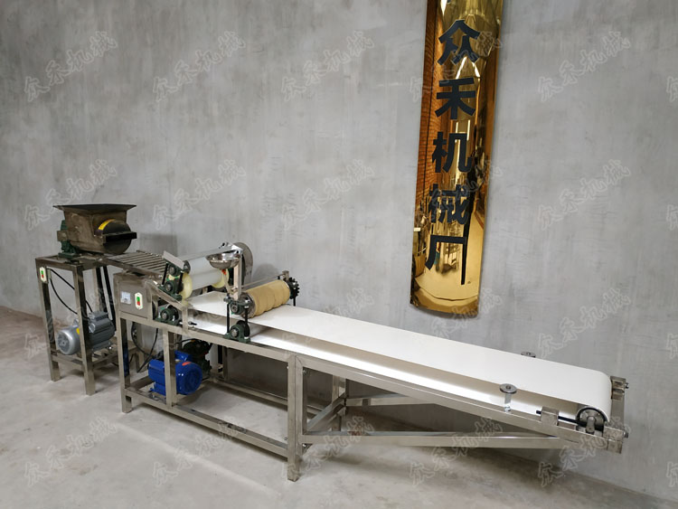 新型仿手工搟面皮機(jī)