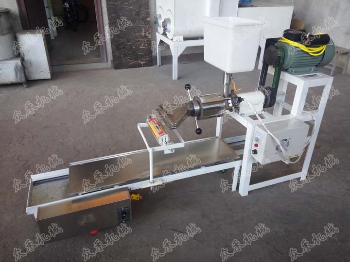 50型臥式搟面皮機(jī)視頻產(chǎn)品展示