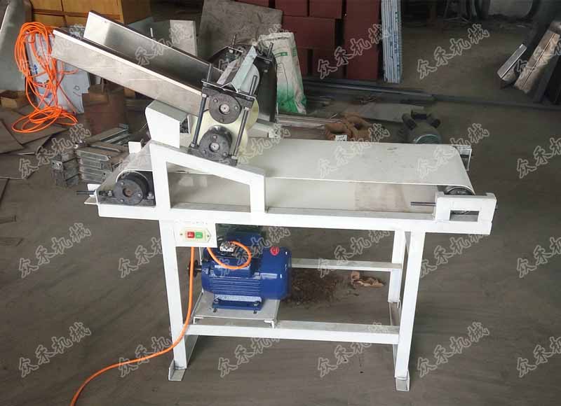角鐵款普通仿手工搟面皮揉面機(jī)